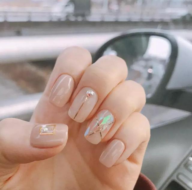 刷屏的ins美甲大合集,春夏做美甲看这个就够了!