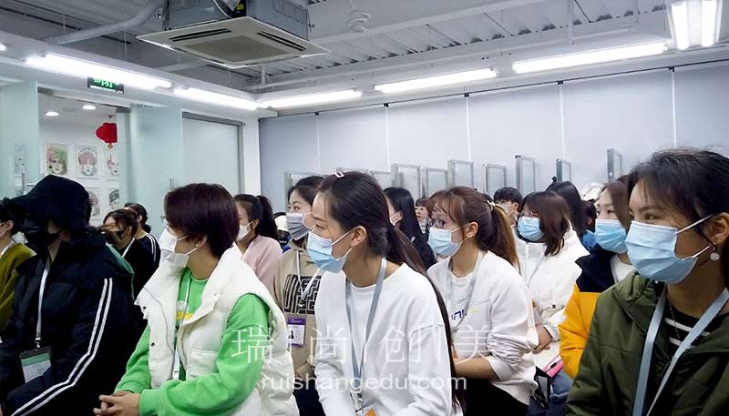 在瑞尚创美化妆学校学化妆 ，除了学费还有哪些花销？