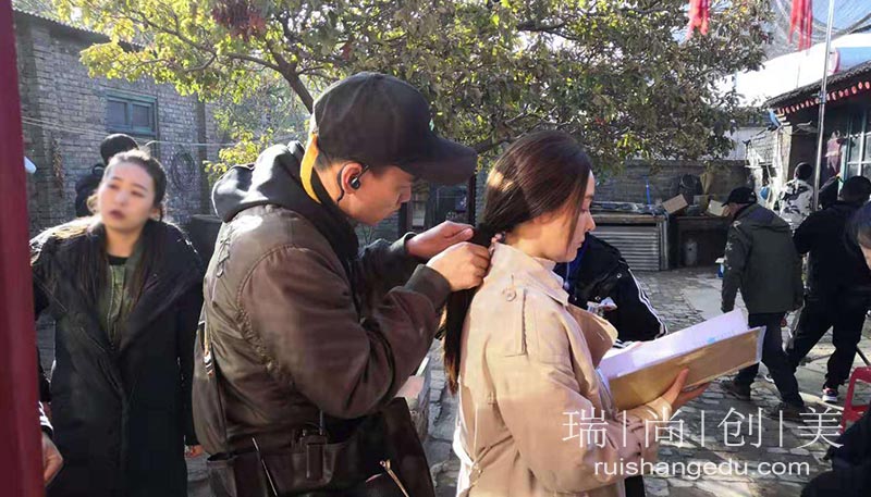 不同领域的化妆师收入对比，看看谁最高？