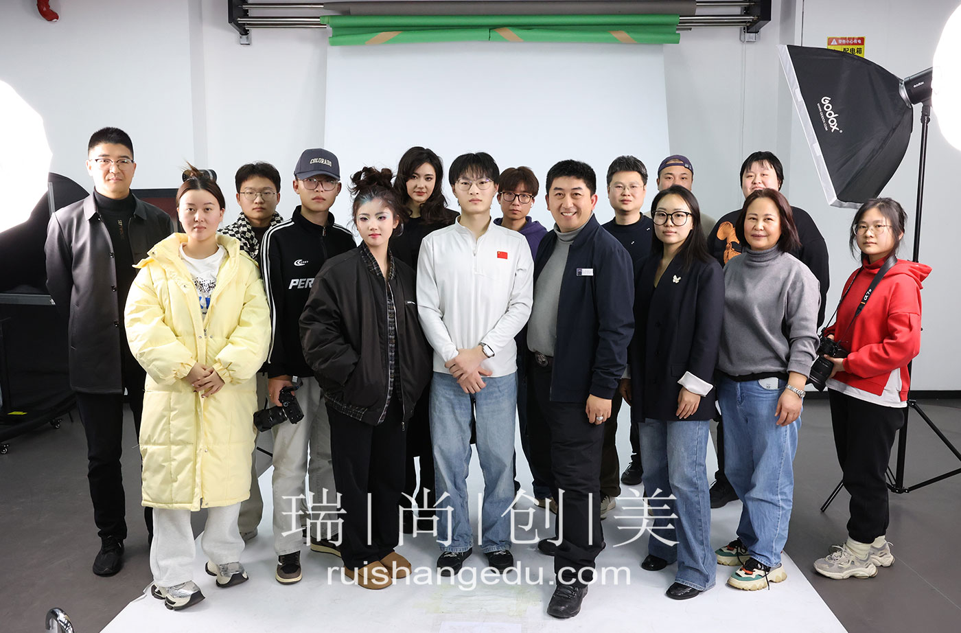 瑞尚创美摄影班开学啦！镜头里的梦想，从这里起航！