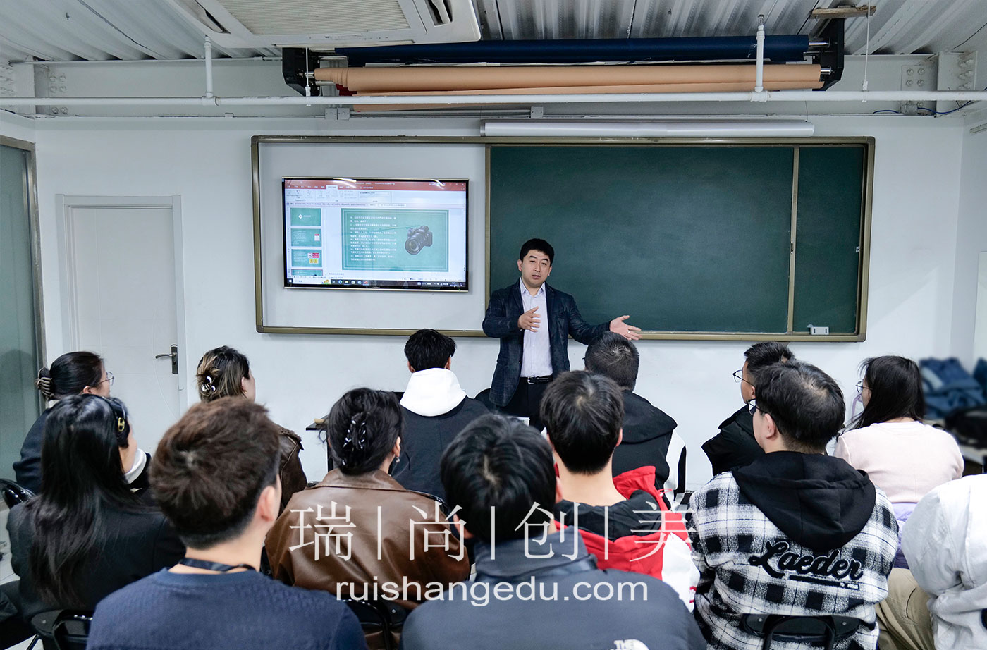 瑞尚创美摄影班开学啦！镜头里的梦想，从这里起航！