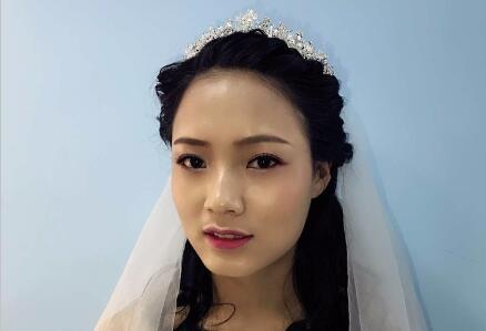 北京新娘化妆培训让您轻松掌握化妆技巧