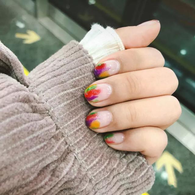 连“糙汉子”都心动的元气美甲，清清爽爽美美哒！