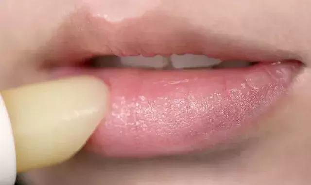 口红不沾杯的画法，这个一定得了解下！