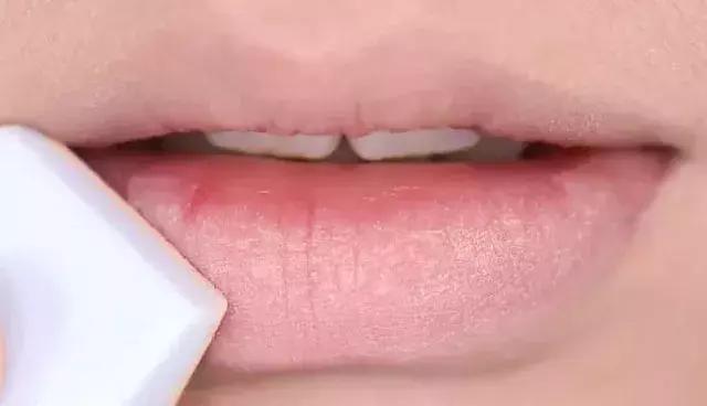 口红不沾杯的画法，这个一定得了解下！