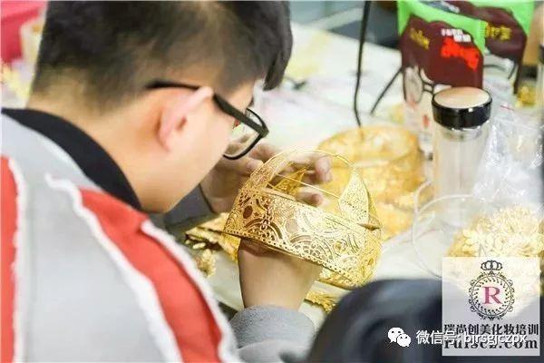 【今日课堂】饰品制作也能如此欢乐？闪瞎双眼！