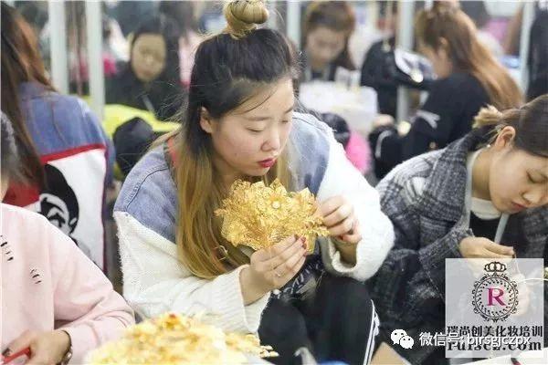 【今日课堂】饰品制作也能如此欢乐？闪瞎双眼！
