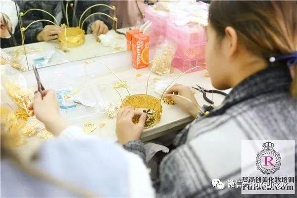 【今日课堂】饰品制作也能如此欢乐？闪瞎双眼！