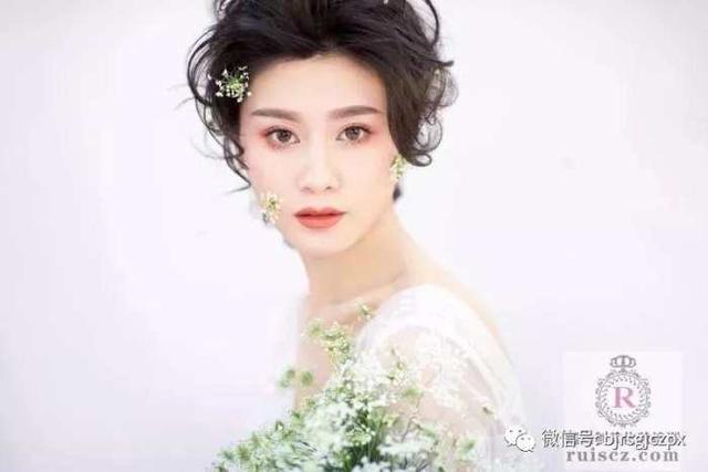 确认过眼神，你是我想邀请的人，化妆师pick一下？