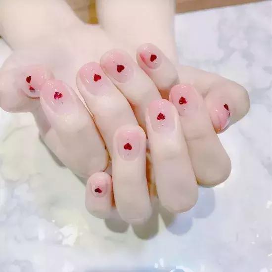 新娘大作战：备战黄金周，做上美美的新娘甲去拍婚纱照吧！