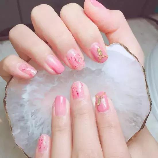 新娘大作战：备战黄金周，做上美美的新娘甲去拍婚纱照吧！