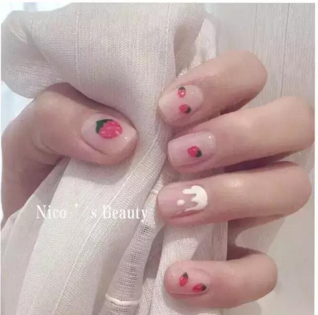 做个美甲出去耍，轻松点亮你的整身look！