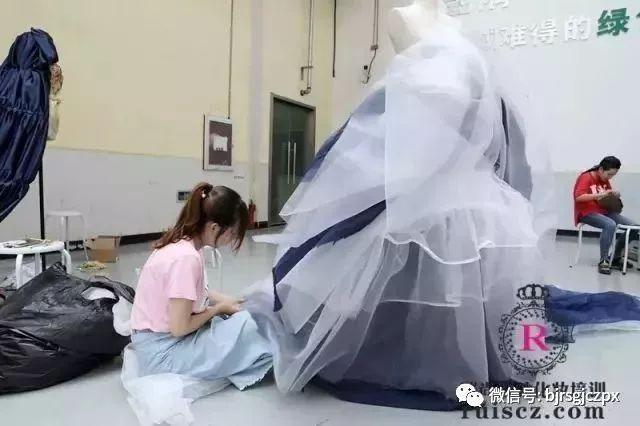 毕业生招聘：高薪差距，源于你选择的方向！
