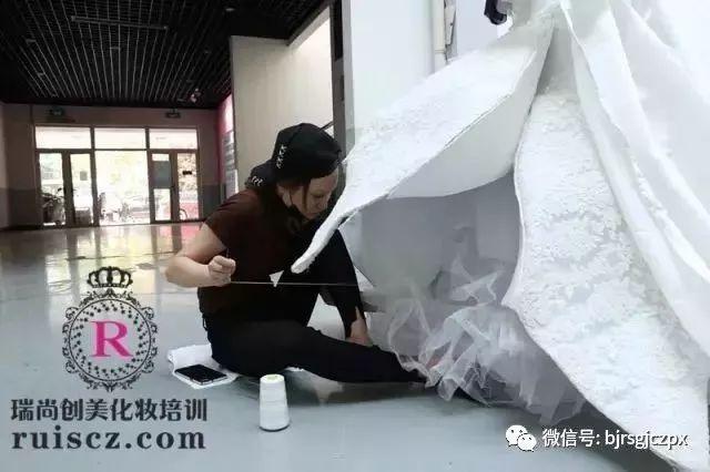 毕业生招聘：高薪差距，源于你选择的方向！