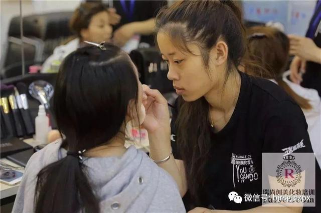 毕业生招聘：高薪差距，源于你选择的方向！