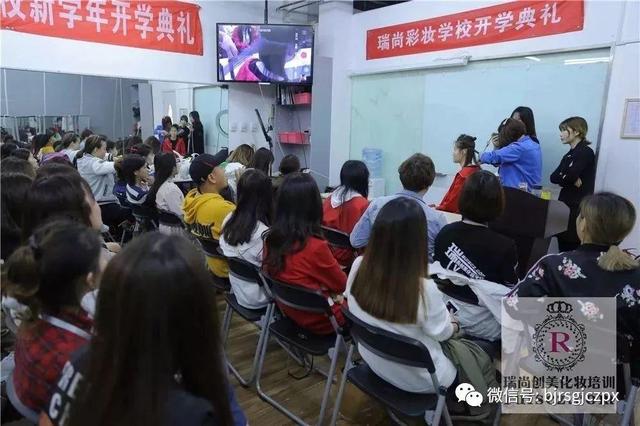 毕业生招聘：高薪差距，源于你选择的方向！