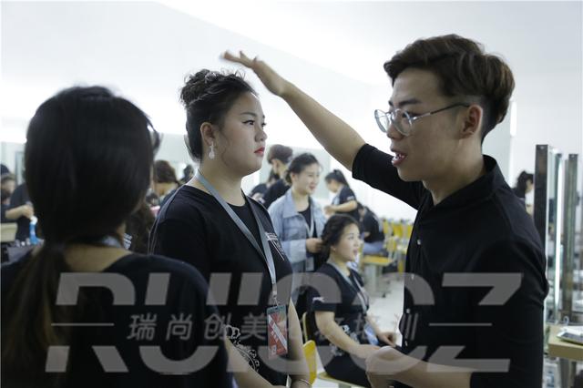 你们认真的样子……真的撩到我了！