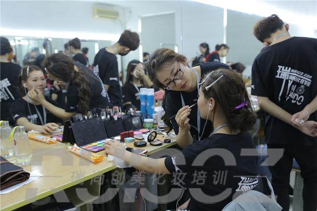 你们认真的样子……真的撩到我了！