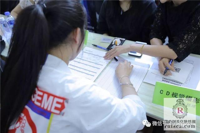 校招进行时：百家校企合作，就业无忧！