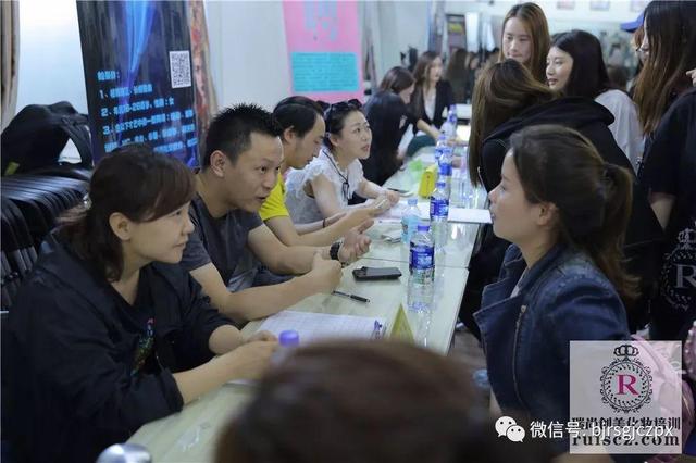 校招进行时：百家校企合作，就业无忧！