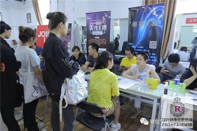 校招进行时：百家校企合作，就业无忧！