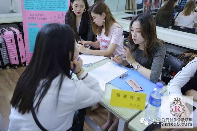 校招进行时：百家校企合作，就业无忧！