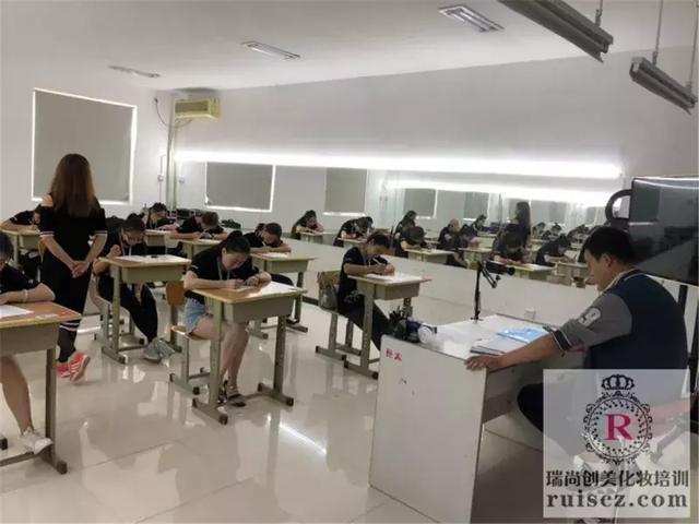 国家认可的美容师资格证，对化妆师来说，意味着什么？