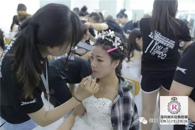 「高考加油」愿你成为六月最耀眼的光！