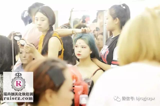 化妆师提升段位的大招，直接又简单！