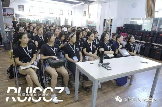 化妆师应聘攻略,实战经验才是就业的本钱!