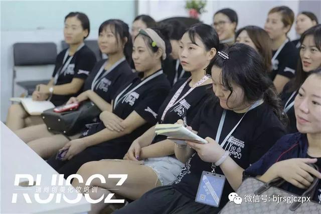 化妆师应聘攻略,实战经验才是就业的本钱!
