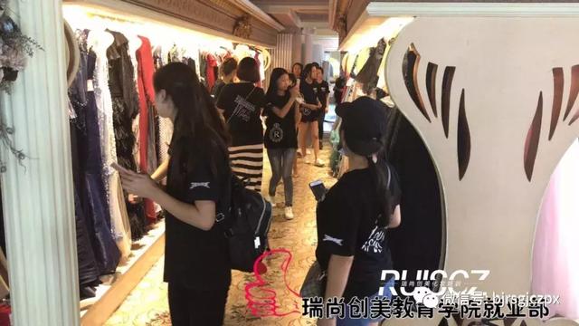 职业化妆师岗前就业指导,北京水晶之恋婚纱摄影基地