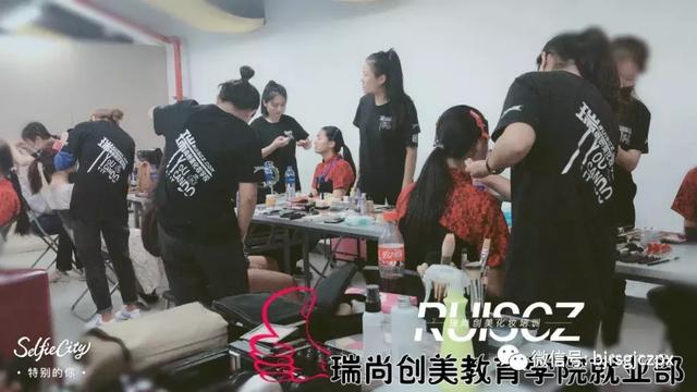 中国农业大学，教师节文艺汇演化妆造型实习