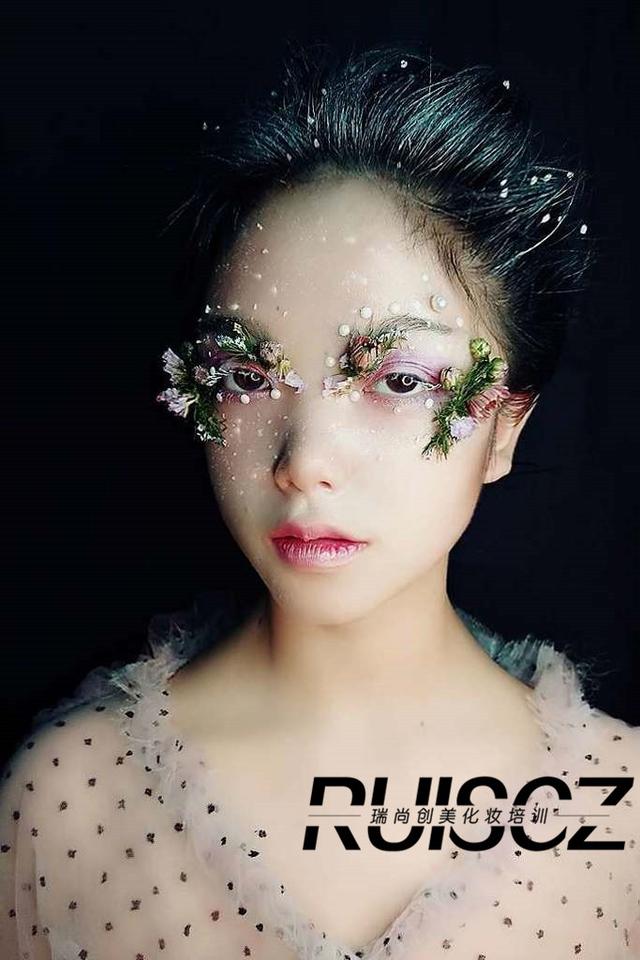 时尚班月考:不按套路出牌,才是真创意