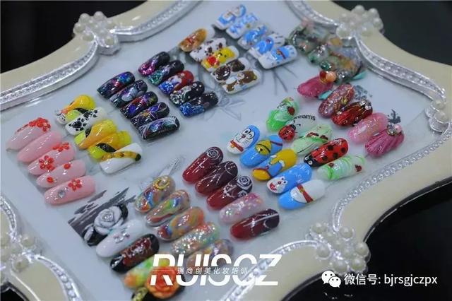 完全不输杂志款的学员美甲作品欣赏