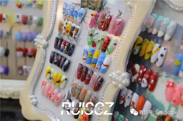 完全不输杂志款的学员美甲作品欣赏