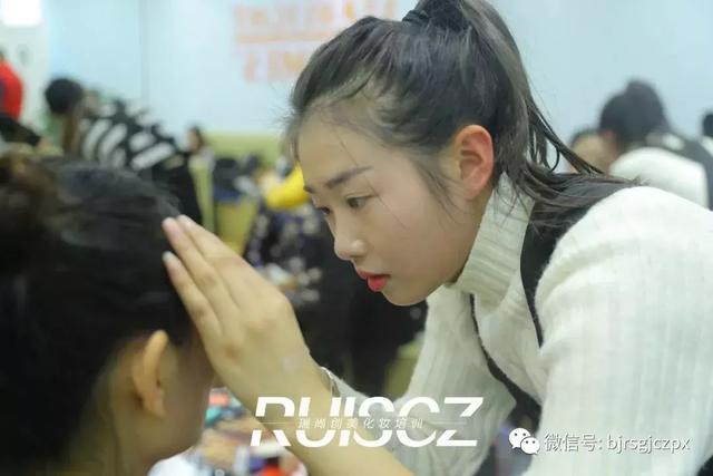 “环球金色使者”实习，用妆面传达中华女性之美！