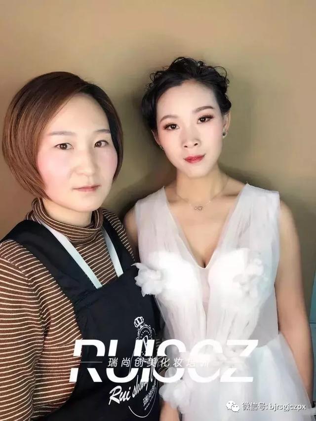 学员月考作品欣赏：不同风格的新娘造型