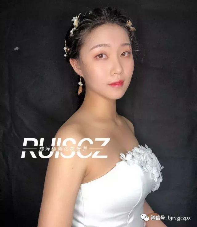 学员月考|基础班新娘造型,不同的灵感不同的诠释!