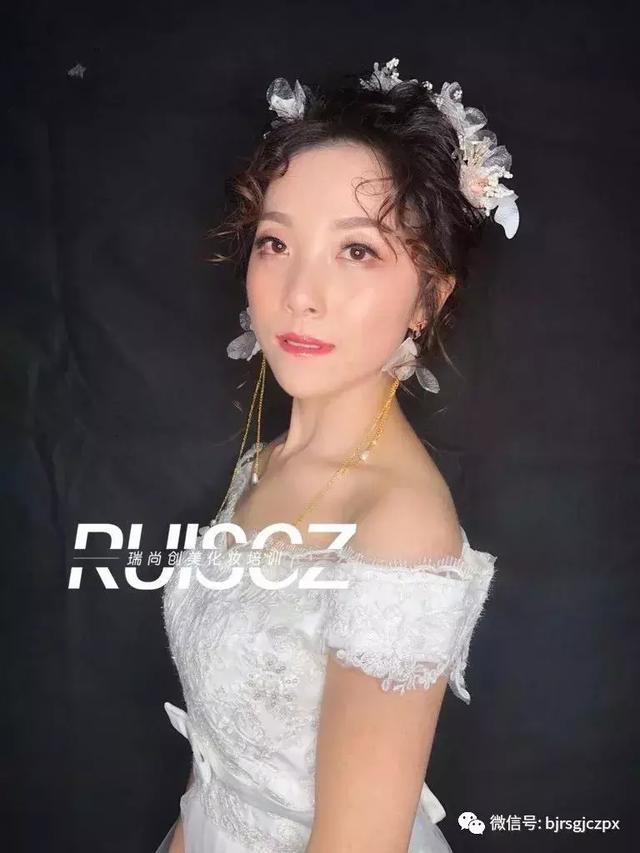 学员月考|基础班新娘造型,不同的灵感不同的诠释!