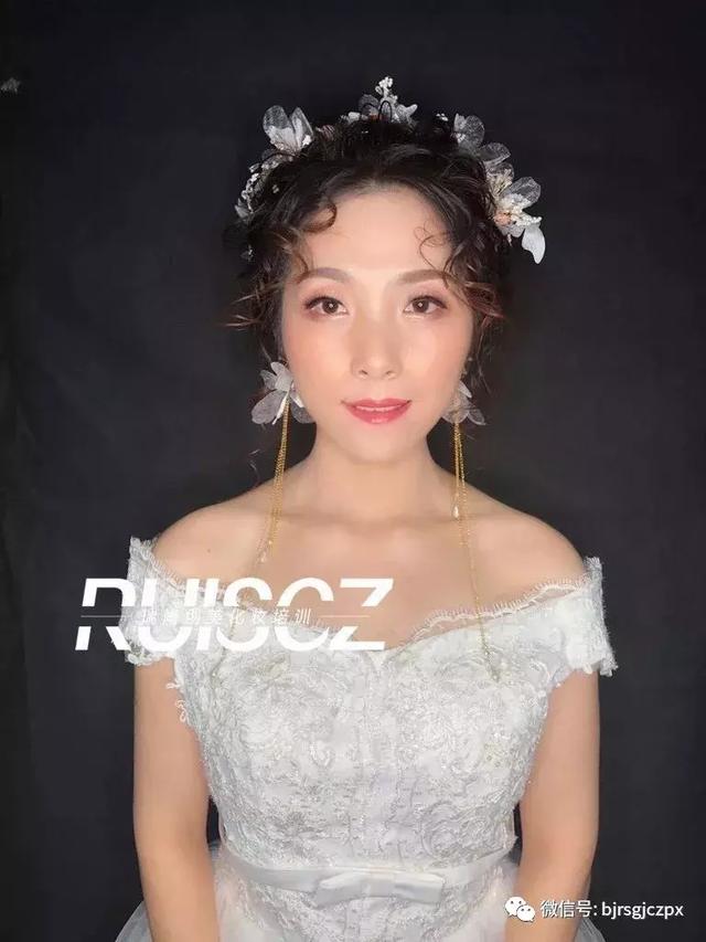 学员月考|基础班新娘造型,不同的灵感不同的诠释!