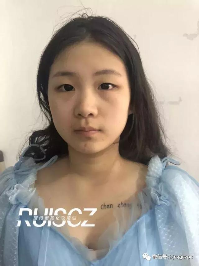 色彩艺术强势回归,多元化另类彩色烟熏妆