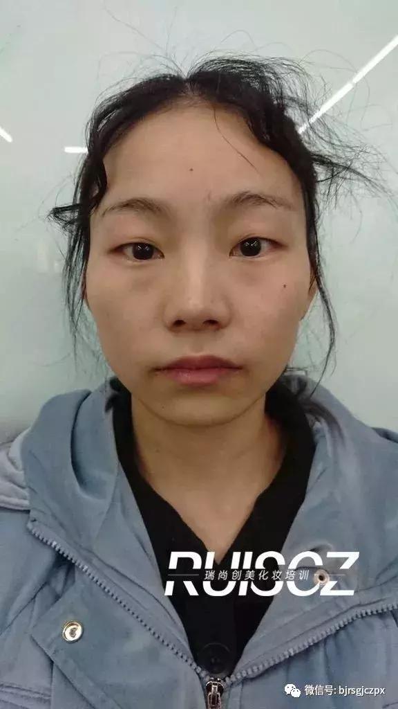 日系大眼妆容的秘密,化妆师的神秘力量?