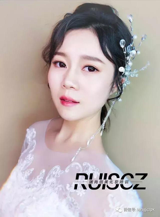 大气优雅的新娘造型,颜值再高也需要妆出“套路”!