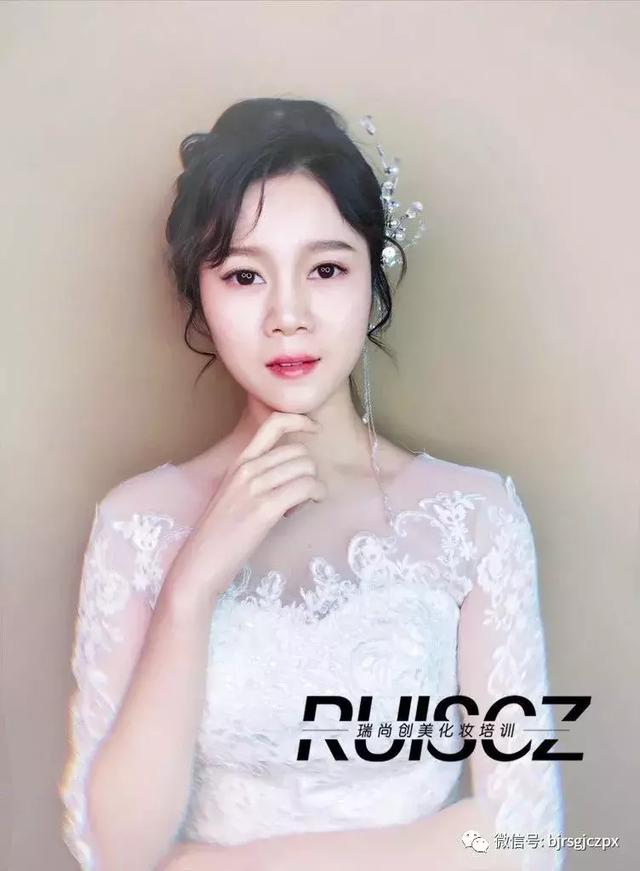 大气优雅的新娘造型,颜值再高也需要妆出“套路”!