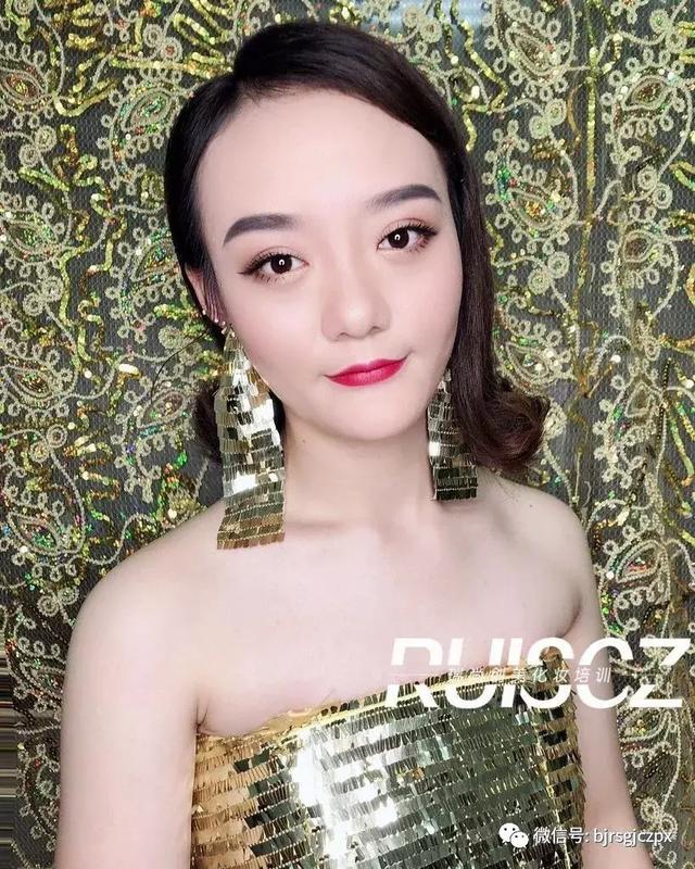 奢华晚妆|slay全场的金色,闪耀整个圣诞趴!