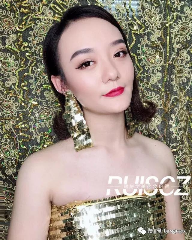 奢华晚妆|slay全场的金色,闪耀整个圣诞趴!