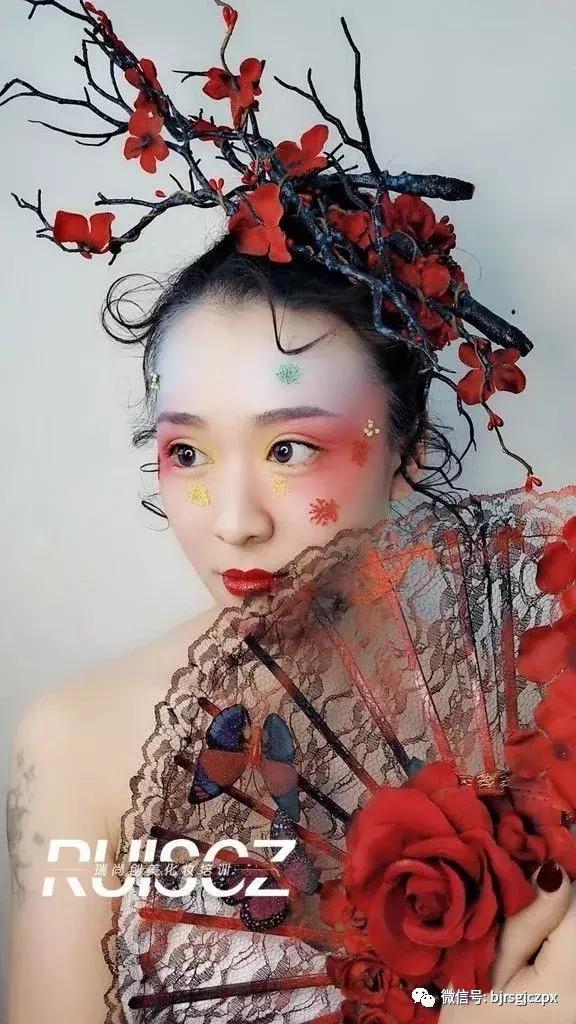 高段位水彩新娘,玩色达人的拿手好戏!