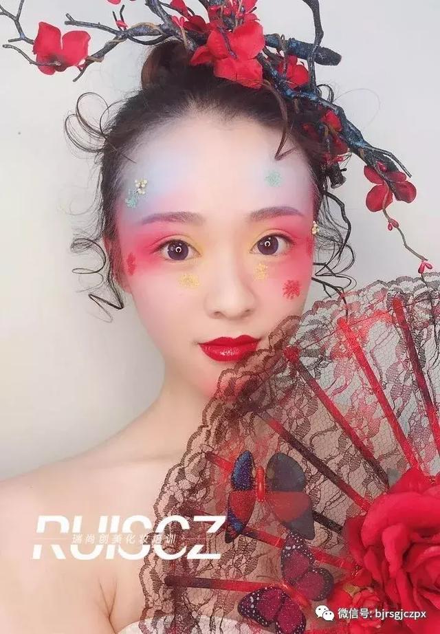 高段位水彩新娘,玩色达人的拿手好戏!