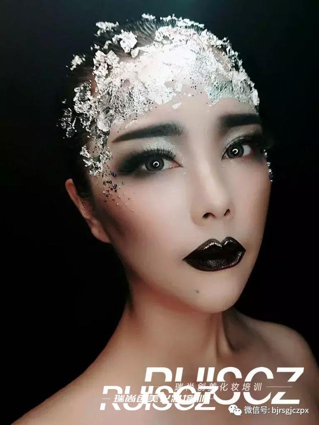 化身拜“金”Girl,体验酷炫金属潮妆!